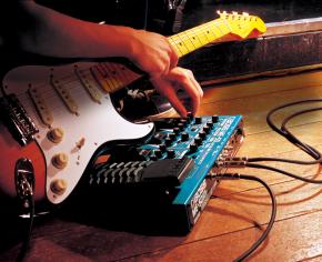 multi effects processor vs stomp box for guitar