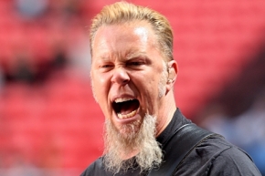JAMES HETFIELD takes Pie in the face
