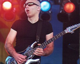 joe-satriani-rocking